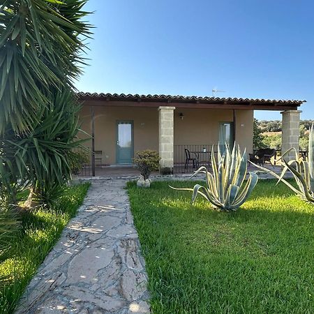 Borgo Nocchiara Hotel Carlentini Exterior photo